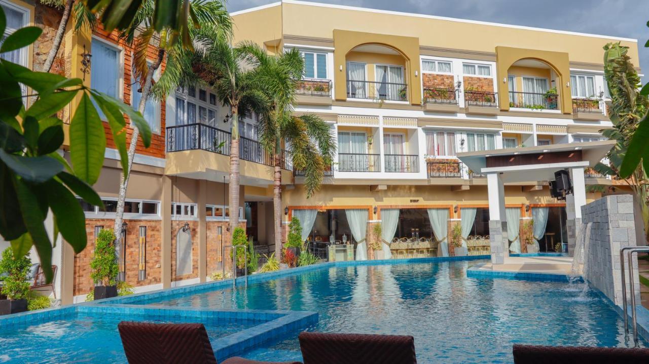 Ragazzi Resort Hotel Naga  Exterior photo